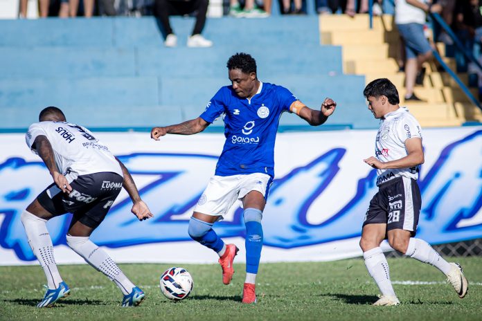 Alex Henrique em Goiatuba 0x0 Inter de Limeira-SP - ida das quartas de finais da Série D 2025