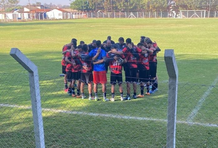 ELENCO SANTA HELENA FOTO TORCIDA FÚRIA TRICOLOR
