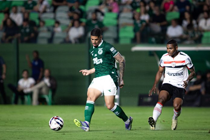 Diego Caito em Goiás x Botafogo-SP - 24ª rodada da Série B 2025