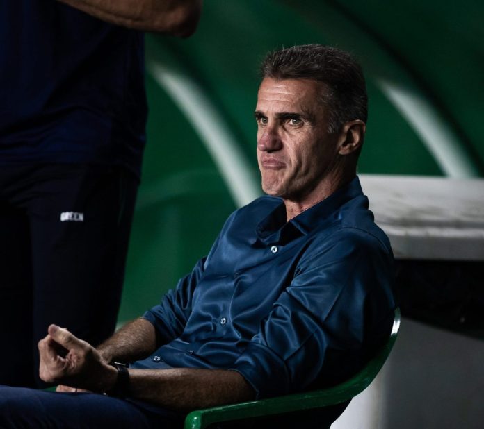 VAGNER MANCINI foto do treinador do goiás esporte clube vagner mancini