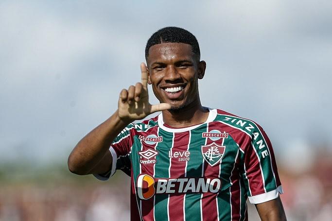 Lelê, atacante ex Fluminense e Ceará, novo jogador do Atlético-GO