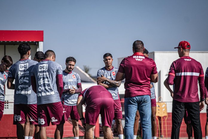 Treino do Vila Nova em 07.08.2025