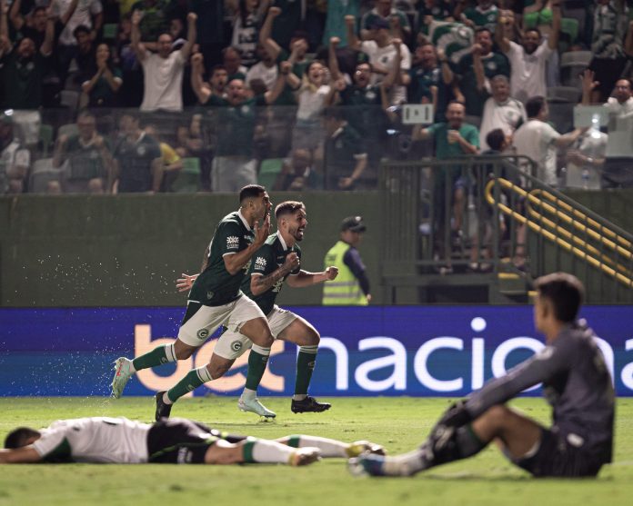 comemoração Goiás x América MG - Isabela 01