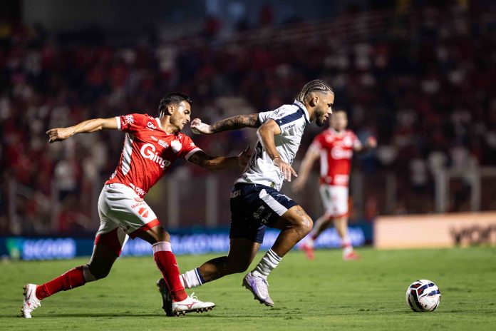 Guilherme Parede e Nathan Santos em Vila Nova 1x1 Remo - 26ª rodada da Série B 2025