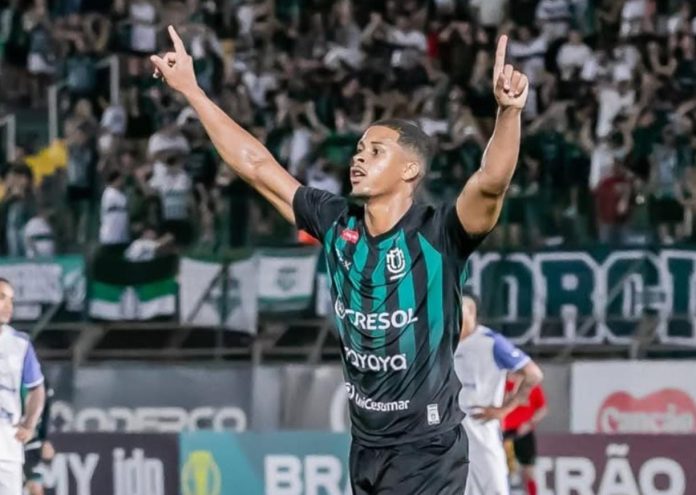 TITO ZAGUEIRO MARINGÁ FOTO FERNANDO TERAMATSU