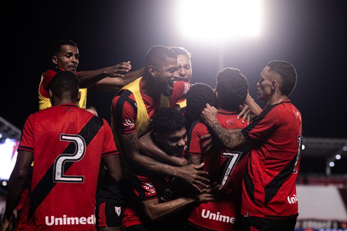 ATLÉTICO-GO X ATHLETICO-PR FOTO ISABELA AZINE