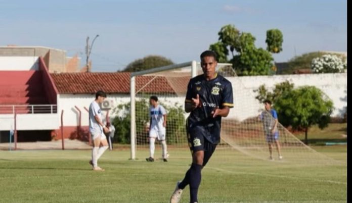 JHON RYAN MINEIROS FOTO AURÉLIO DUTRA MINEIROS