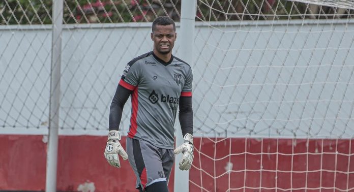 PAULO VITOR GOLEIRO ATLÉTICO-GO FOTO BRUNO CORSINO ACG