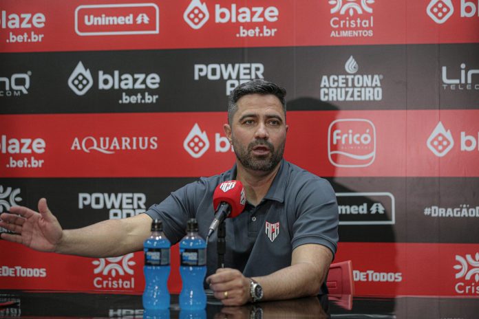 Rafael Lacerda, treinador do Atlético GO