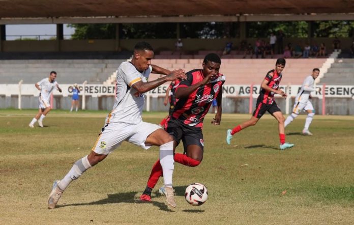 SANTA HELENA X MINEIROS FOTO AURÉLIO DUTRA MINEIROS