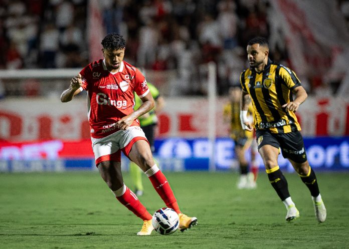 VILA NOVA X AMAZONAS FOTO ISABELA AZINE EGE2