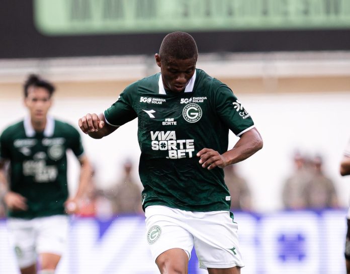 Juninho, volante do Goiás