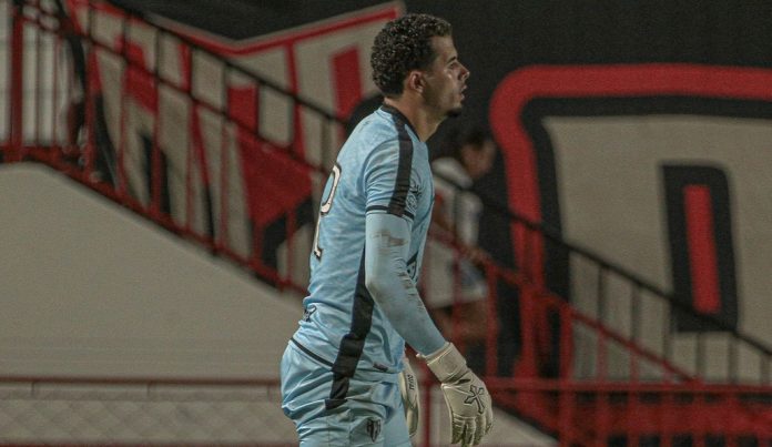 LUCAS BARRETO ATLÉTICO-GO FOTO BRUNO CORSINO ACG